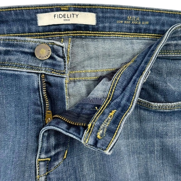 Fidelity Denim Mila Low Rise Ankle Slim Blue Jeans Faded Whiskering 30 - Picture 12 of 16